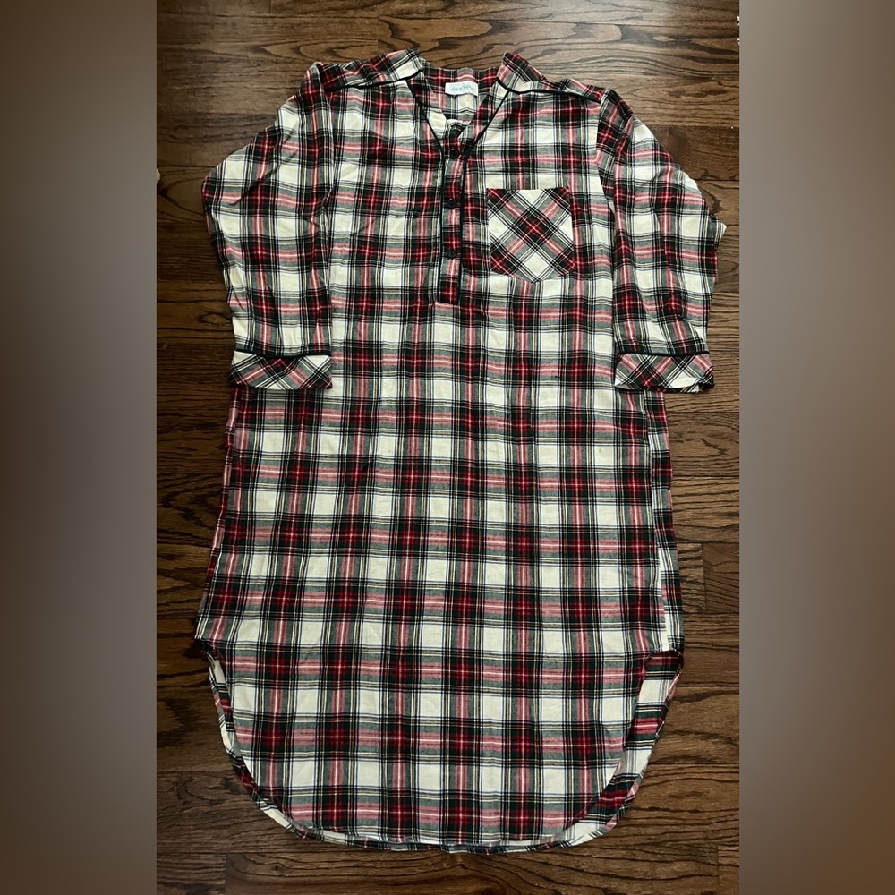 NWOT Lanz of Salzburg Classic and Cozy Plaid Flannel Nightgown.  Size S/M